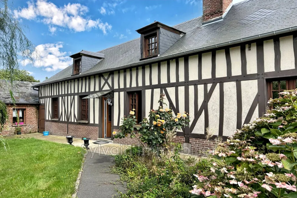 Välivaade - Charming Timber-Frame House with Large Garden in Formerie