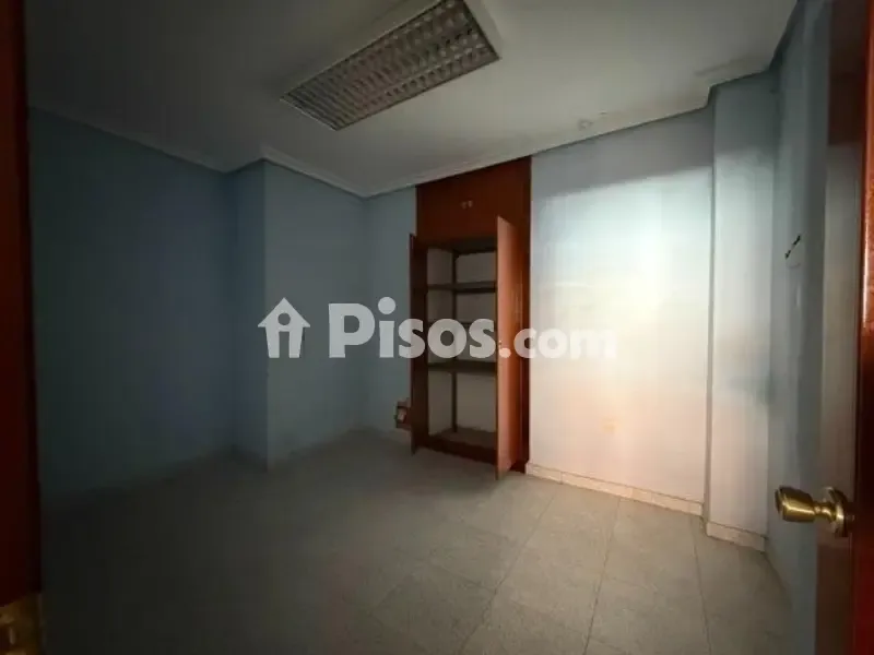 Toad - Flat with Office Conversion in Valdepasillas