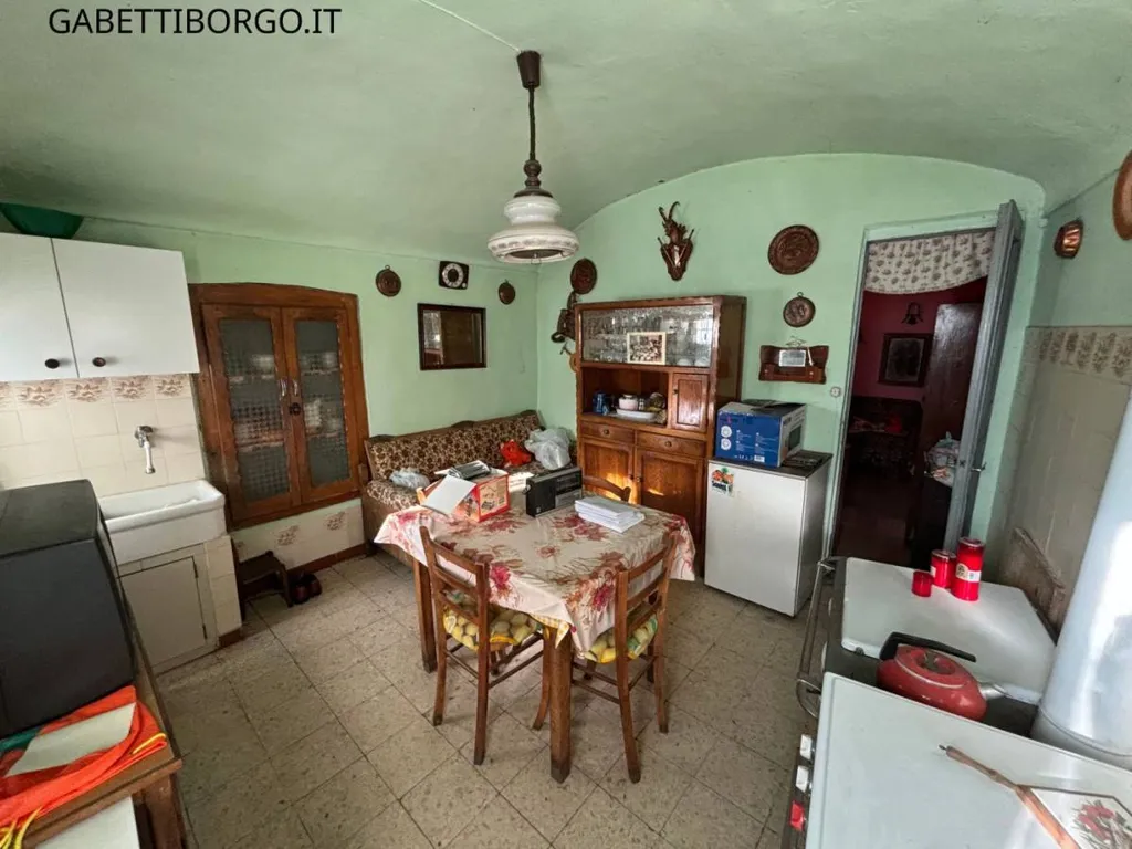 Dining Room - Apartment with Mountain View in Roaschia