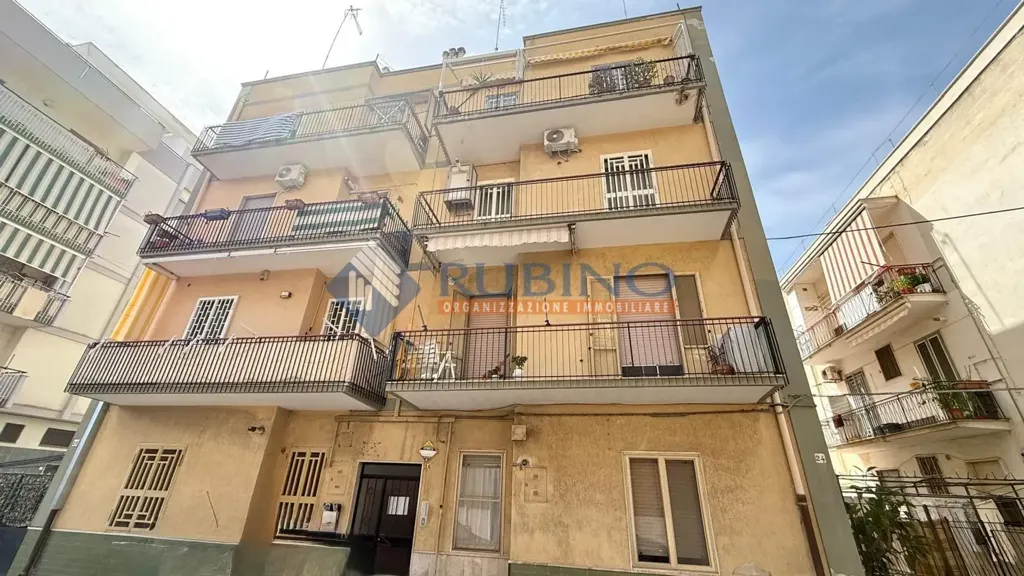 Välivaade - Rear-Facing Apartment with Balcony in Trani