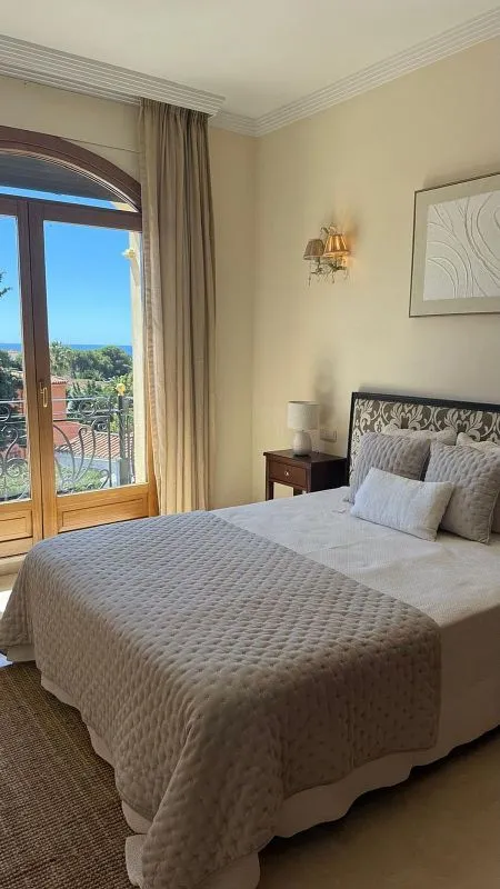 Bedrooms - Villa with Pool in Costabella, East Marbella