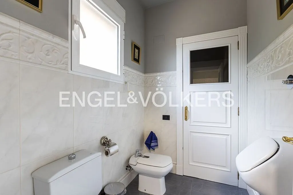 Vannitoad - Equestrian Estate with Pool in Enguera