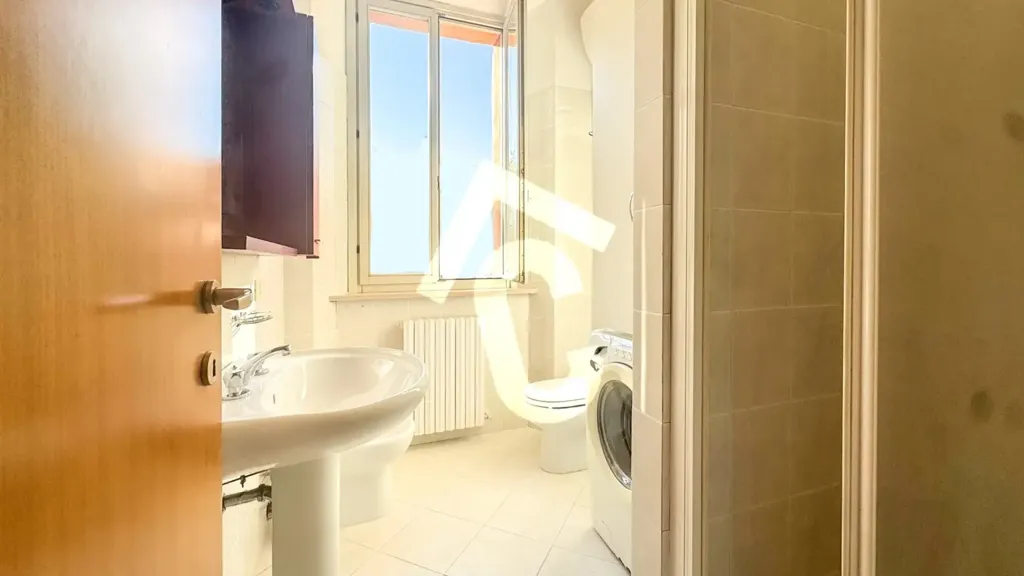 Bagni - Spacious Apartment with Balcony in Jesi