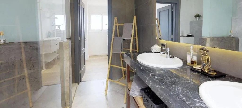 Salles de bain - Luxury Villa with Ocean View in Costa Adeje