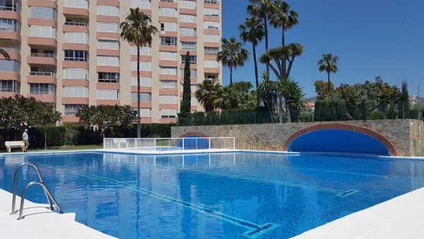 Piscine - 1-Bed Apartment with Pool in Torrox