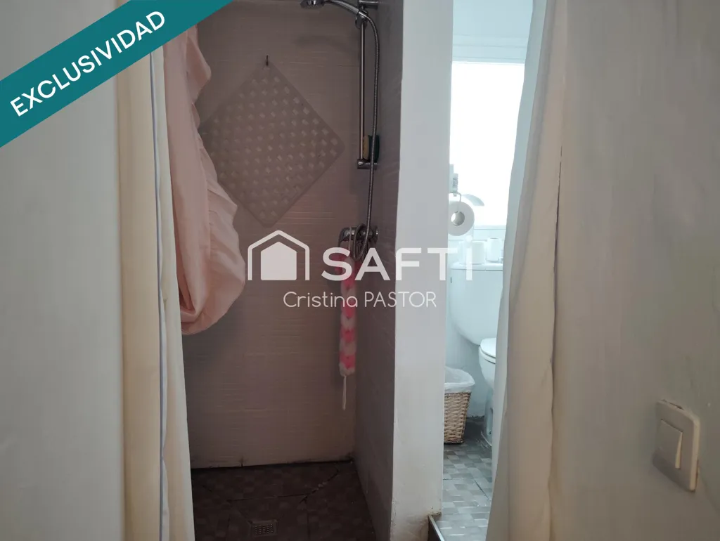 Salles de bain - Two-Storey House with Patio in Gordoncillo