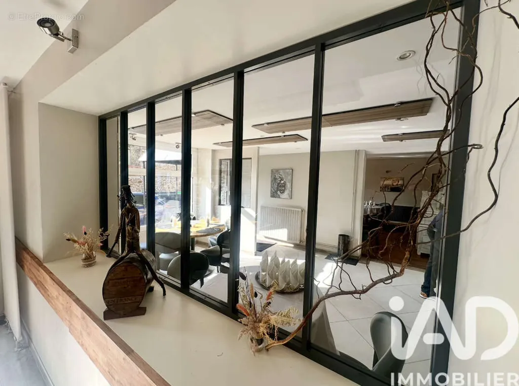 Dining Room - Restaurant with Terrace in Saint-Germain-Les-Arpajon