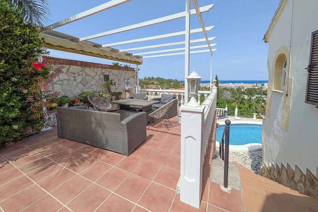 Terrass - House with Pool and Terrace in La Pedrera