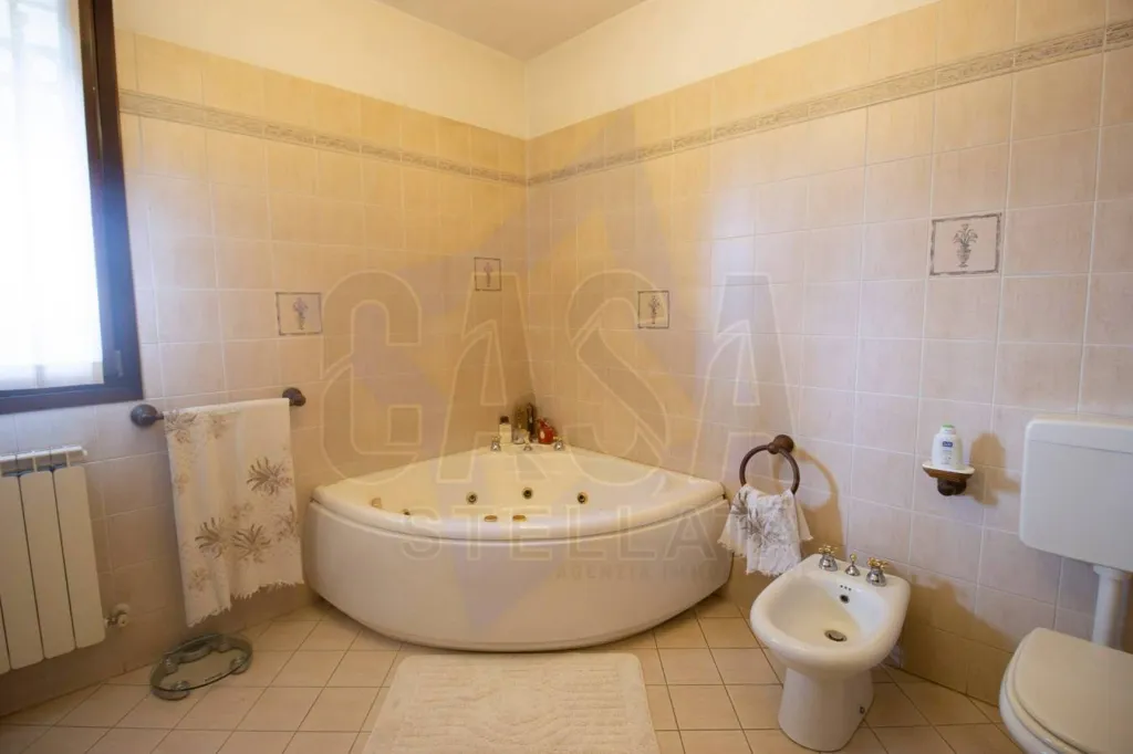Salles de bain - Rustic Villa with Garden in Riva del Po