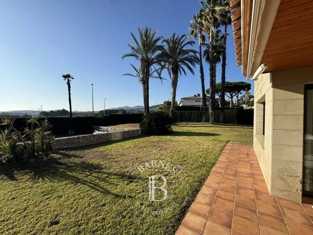 Aed - Luxury Villa with Pool in El Masnou