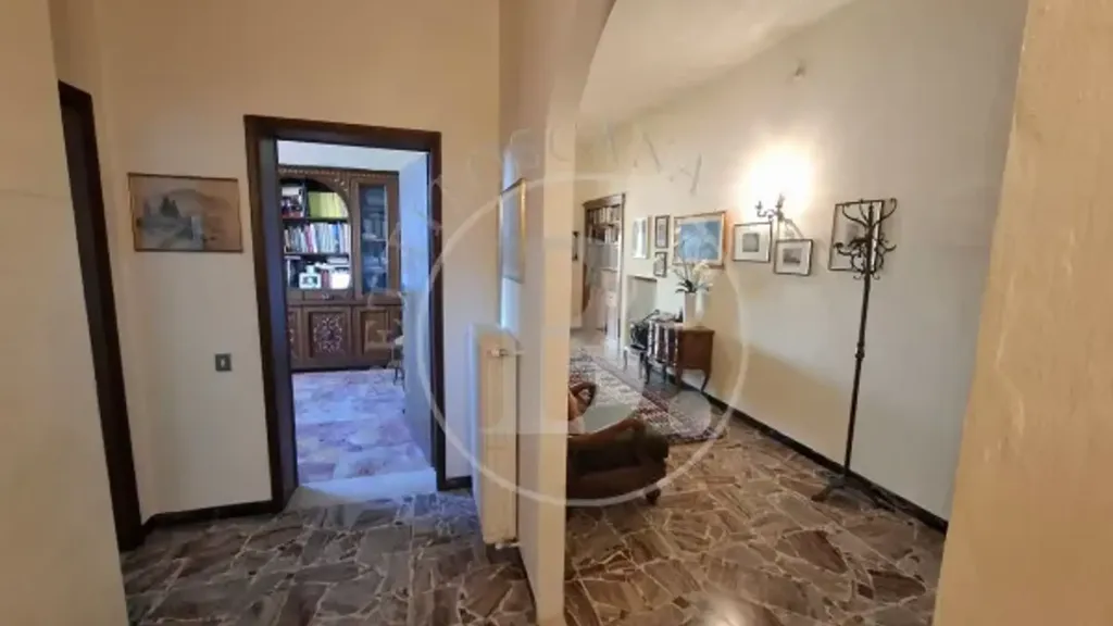 Esik - Apartment with Terraces near Vico d’Elsa