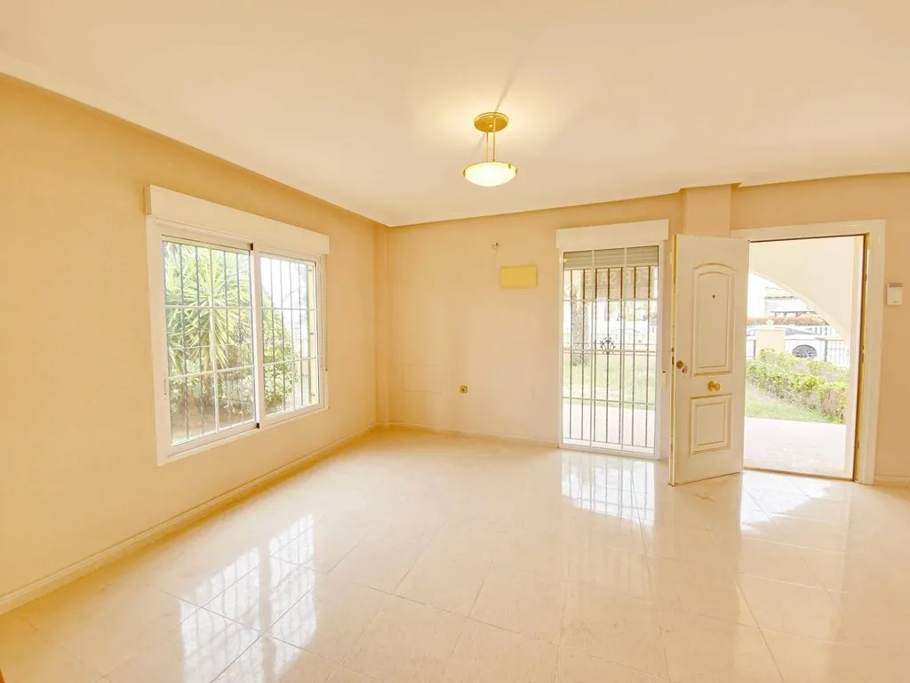 Elutuba - Luxury Villa with Sea View in La Marina