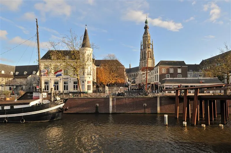 2-Bedroom Apartment with Balcony in Breda Centre