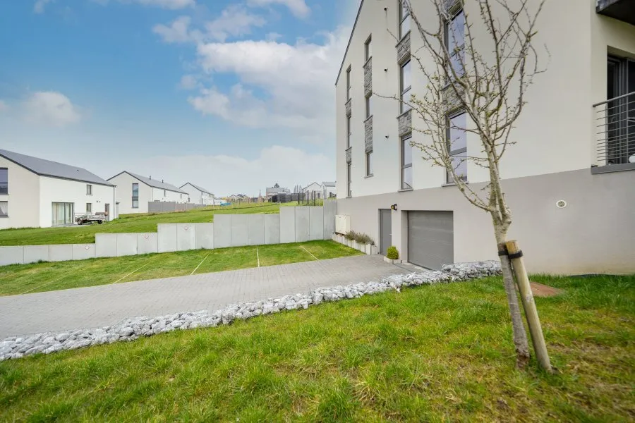 Jardin - Appartement Neuf avec Terrasse à Libramont-Chevigny