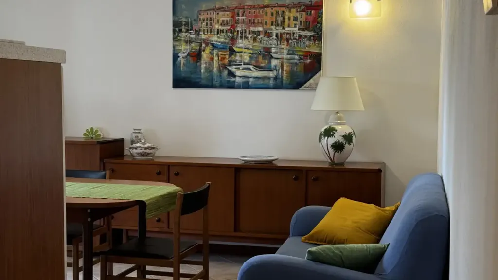 Elutuba - Charming Triplex with Panoramic Terrace in Lazise