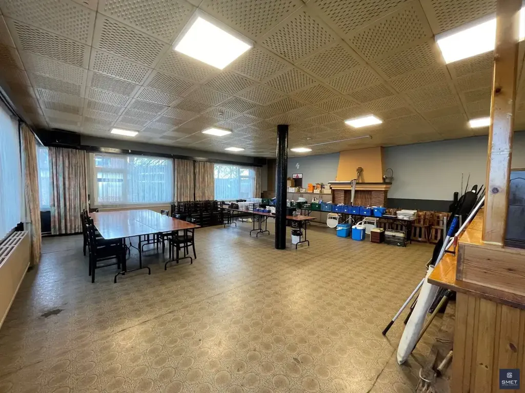 Sala da pranzo - Commercial Space with Potential in Top Location