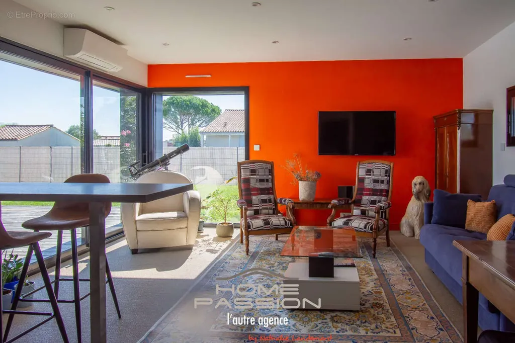 Maison 8 pièces à Cozes