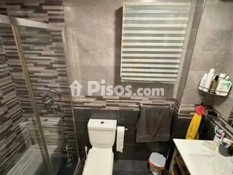 Bathrooms - Reformed Apartment with Pool in Benidorm