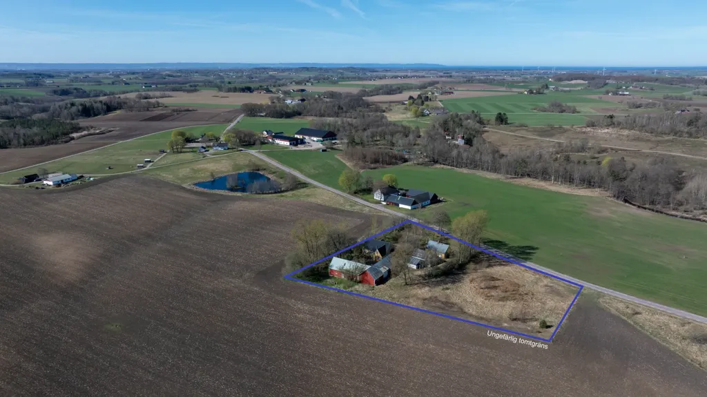 Õhuvaade - Divided Farm with Development Potential in Göstorp