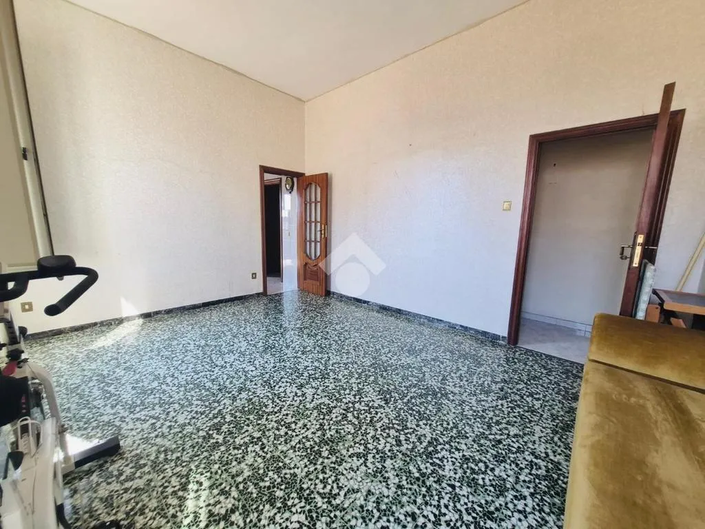 Séjour - Central Trilocale with Balcony in Torre Del Greco