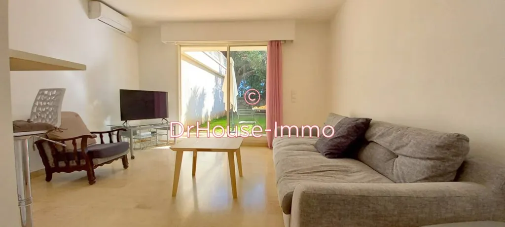 Living Room - Bright 3-Bed Apartment with Terrace in Nice