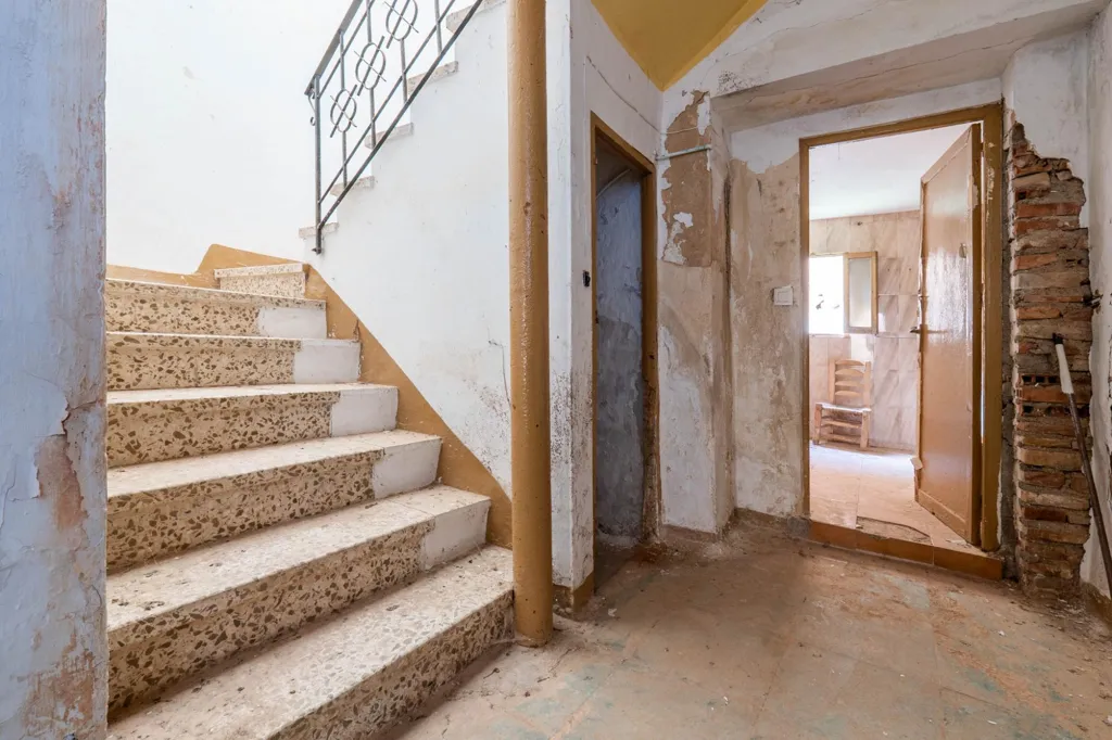 Pièces - Two-Storey House with Terrace in Albuñuelas