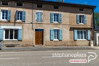 All Photos (18) - Rental Building with Garden in Coligny