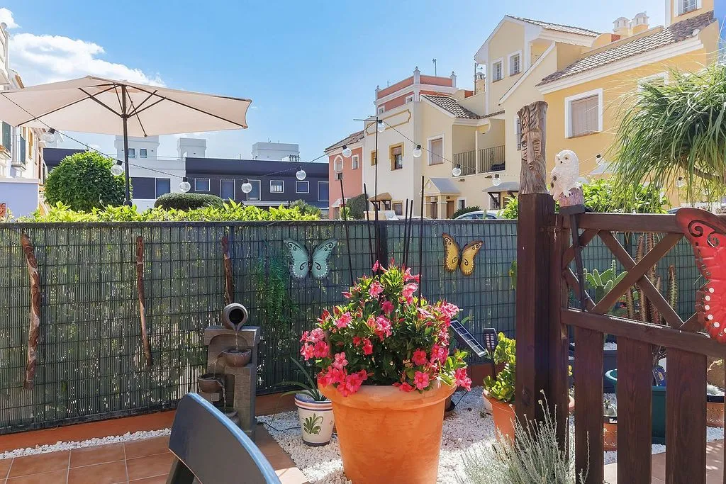 Terrass - Terraced House with Pool in Señorío de Roda