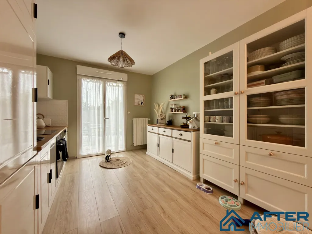 Cuisine - Maison Airbnb avec Logement Touristique et Jardin à Fort Potentiel