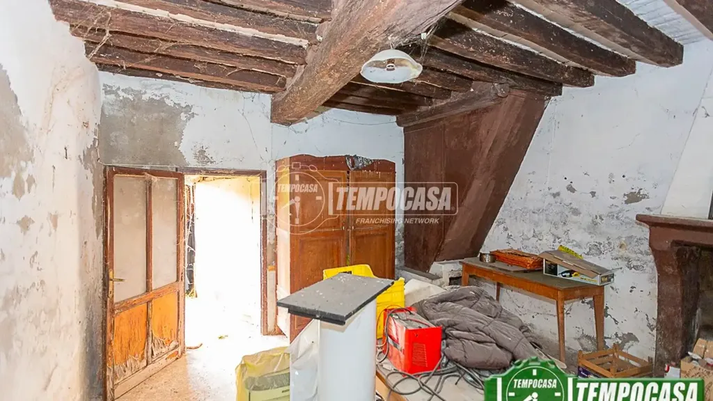 Toad - Rustic Cottages to Renovate in Guardamiglio