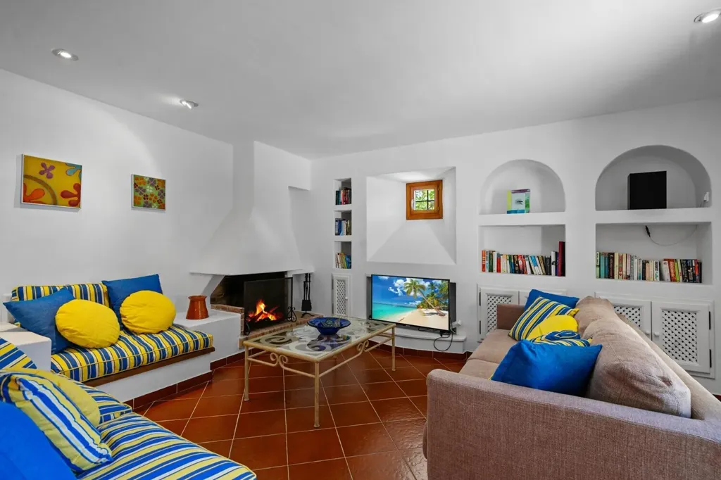 Elutuba - Renovated Villa with Mountain Views in Pollensa