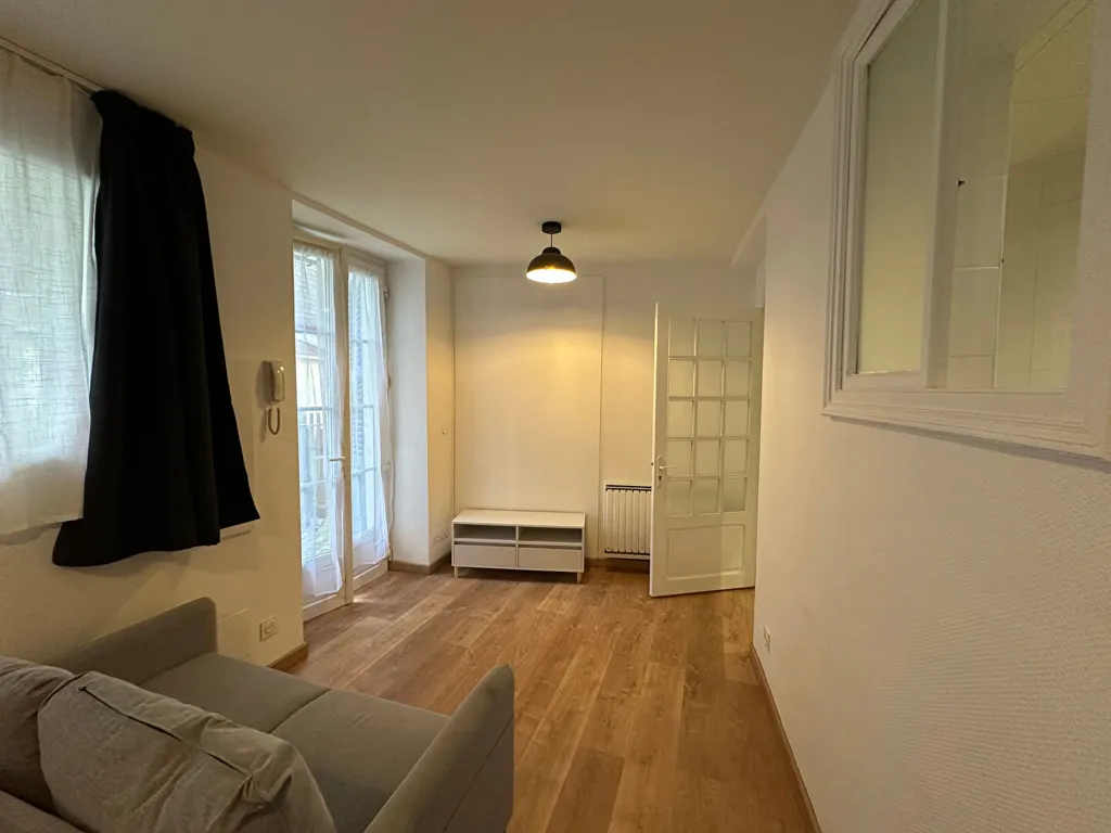 Elutuba - Fully Renovated 2-Bed Flat with Parking in Tribunal Area