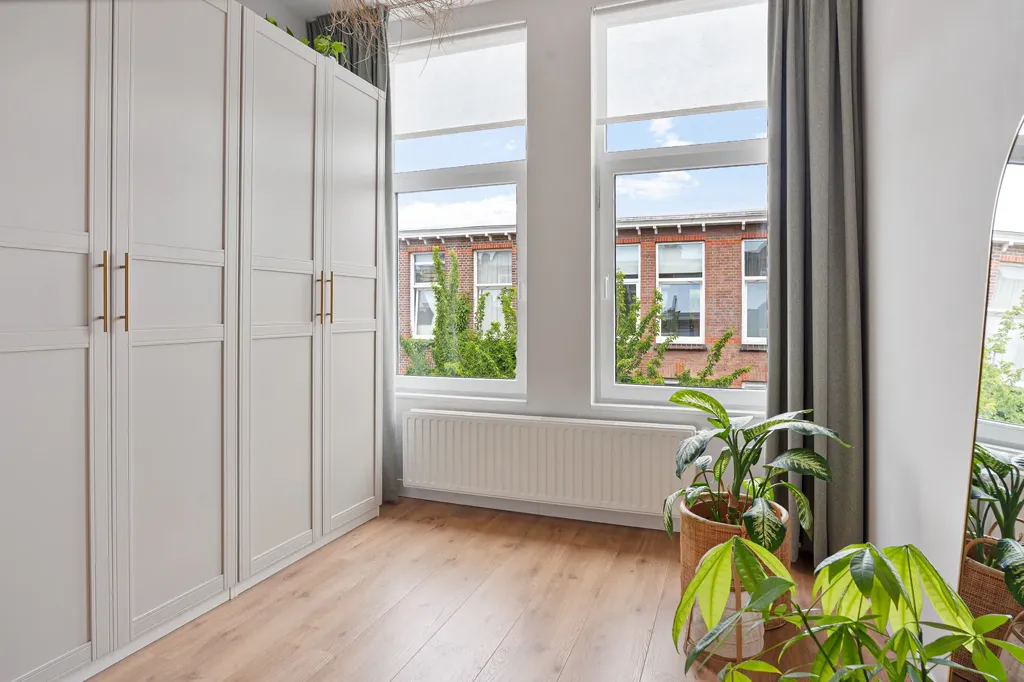 Office - 4-room apartment in 's-gravenhage