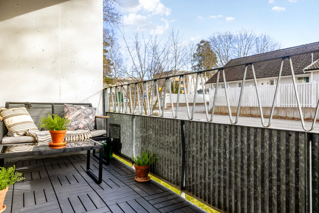 Rõdu - Modern Flat with Balcony in Vendelsö