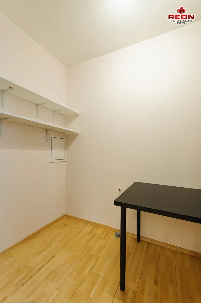 Bureau - Spacious Two-Bedroom Flat with Balcony in Vilnius