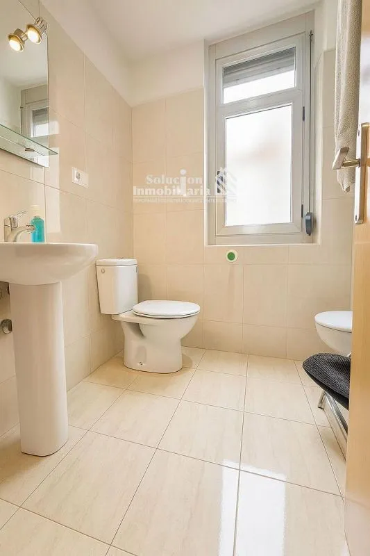 Salles de bain - Apartment with Plaza Views in La Fuente