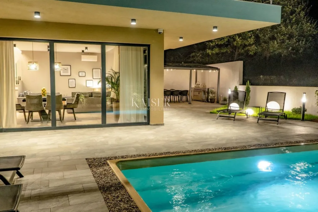 Bassein - Luxury Villa with Pool in Mošćenička Draga