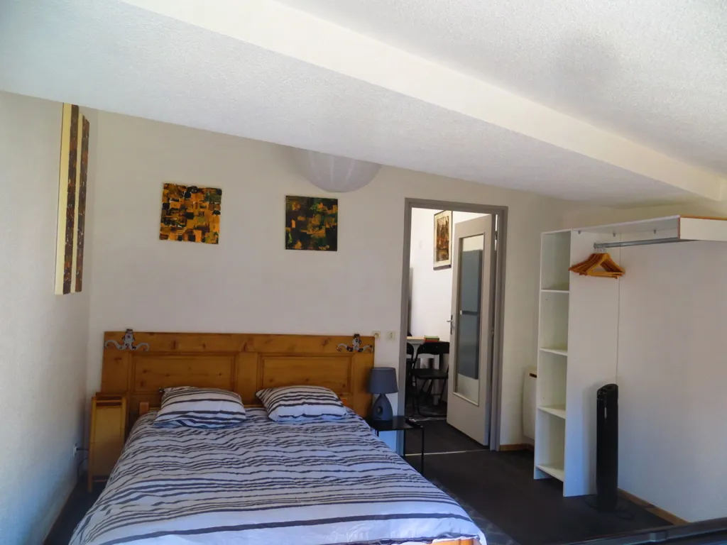 Chambres - Maison de 7 Pièces avec Terrasse Panoramique à Die