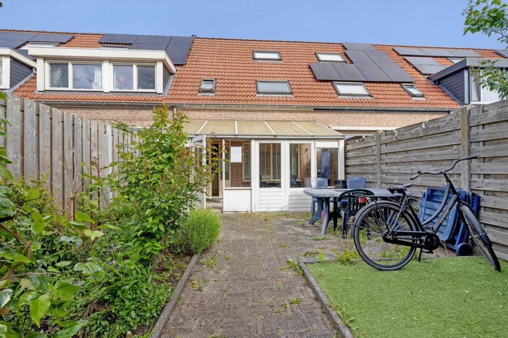 Extérieur - Three-Storey House with Garden in Waddinxveen