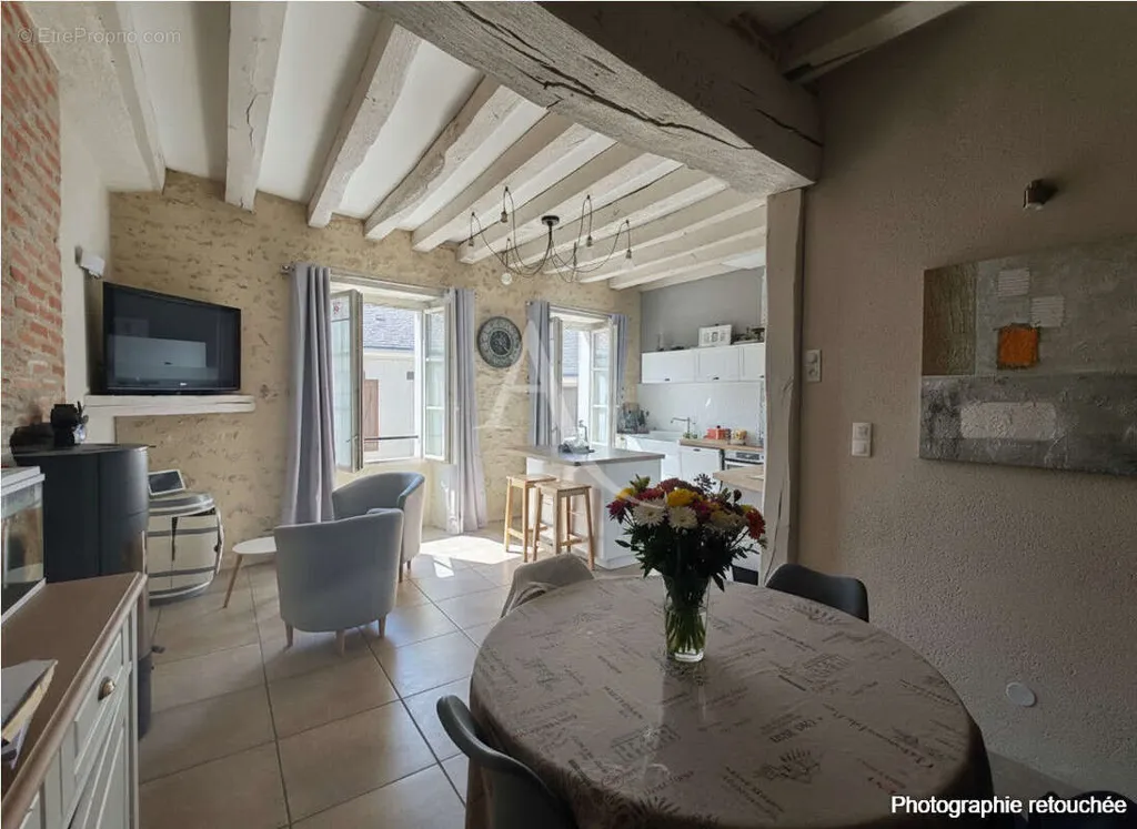 Söögituba - Character House with Courtyard in Les Montils