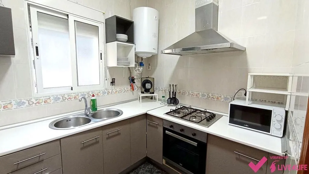 Cuisine - Apartment with Balcony in El Cabañal, Valencia