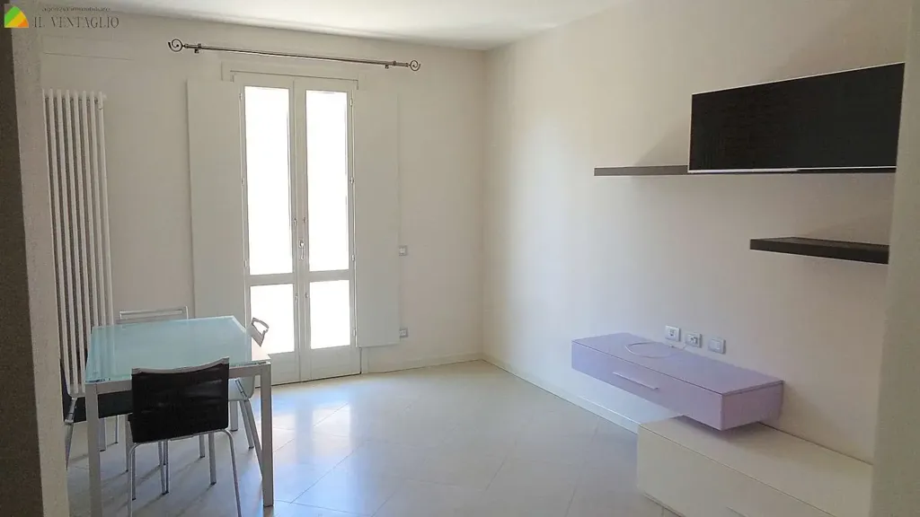 Living Room - Rustic-Style Flat with Balcony in Sassuolo