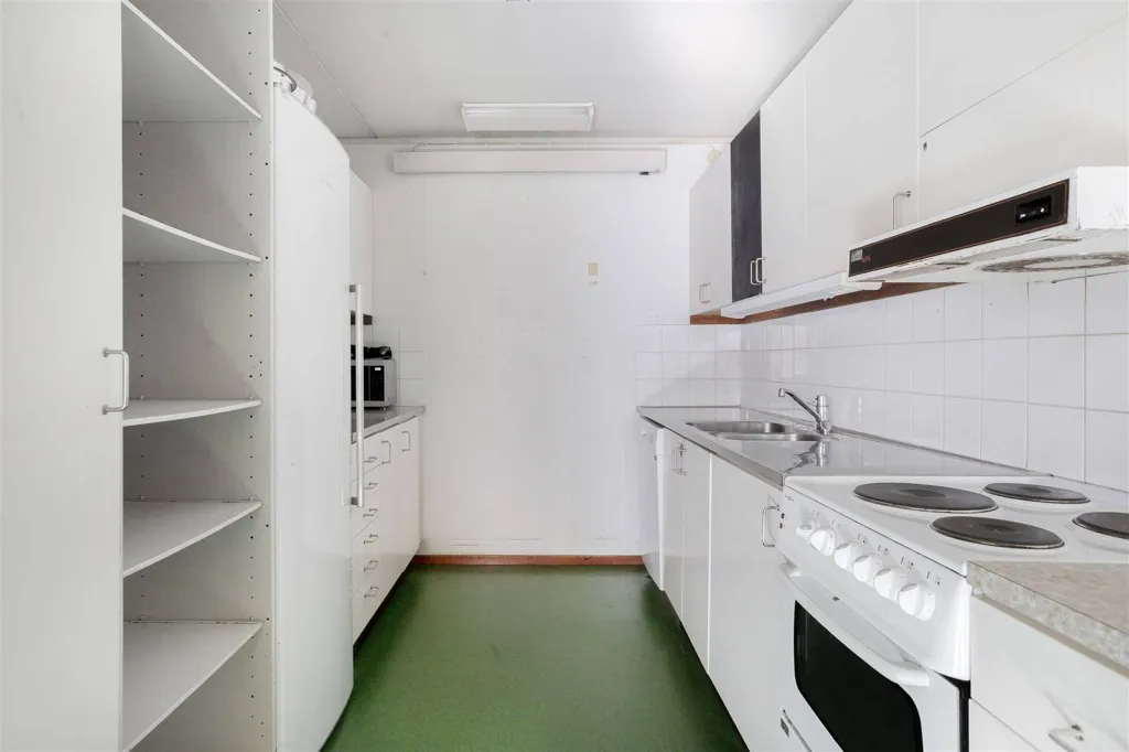 Cuisine - Multi-Functional Property with Parking in Stöde