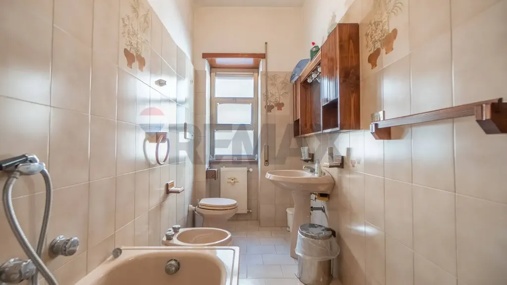 Salles de bain - Furnished Apartment with Balcony in Rome