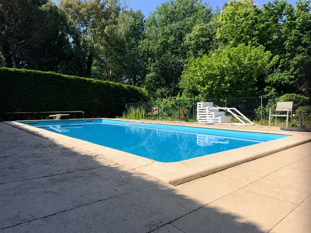 Piscine - Maison 7 pièces à Boulazac Isle Manoire