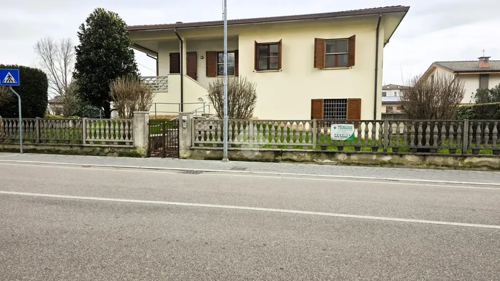 Extérieur - Villa with Garden in Borgo Virgilio