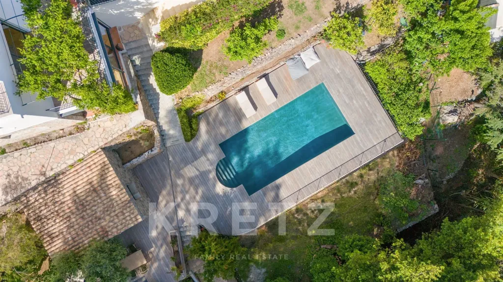 Vue aérienne - Villa Rénovée avec Vue Mer à Vallauris