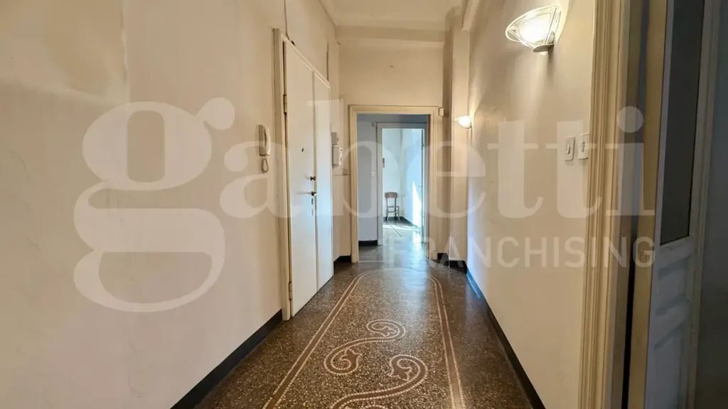Ingresso - Apartment with Balcony in Genoa