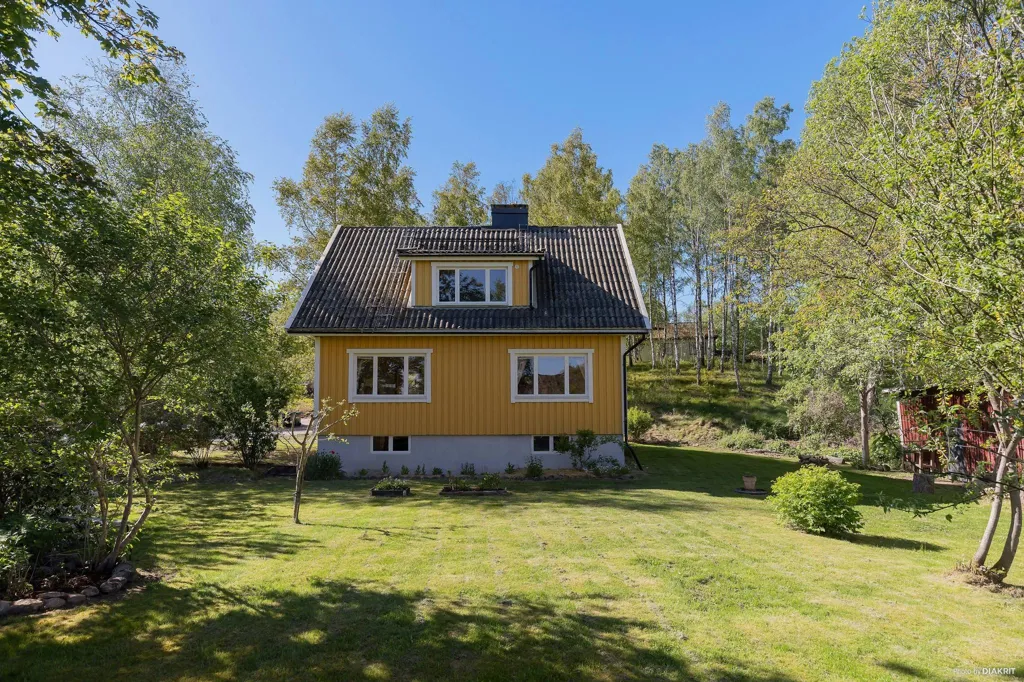 Välivaade - House with Garden in Åsljunga