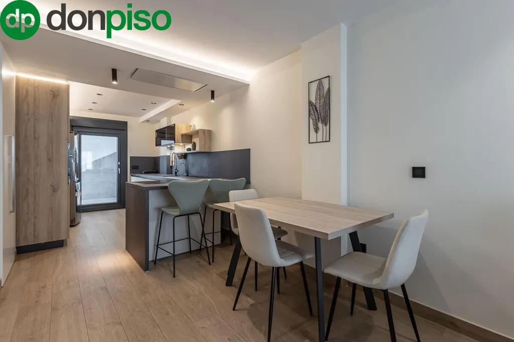 Sala da pranzo - Modernised Semi-detached Chalet in Albolote
